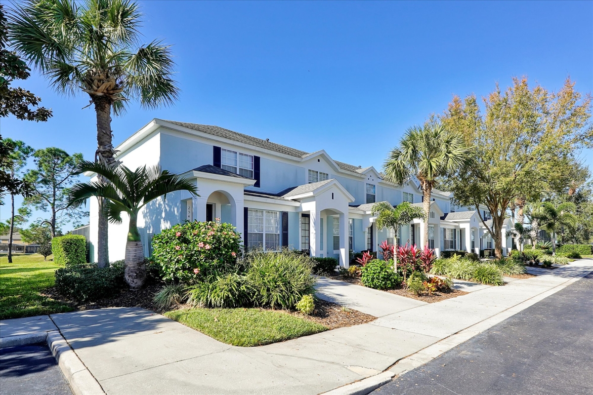 133-IMG (133 of 136)